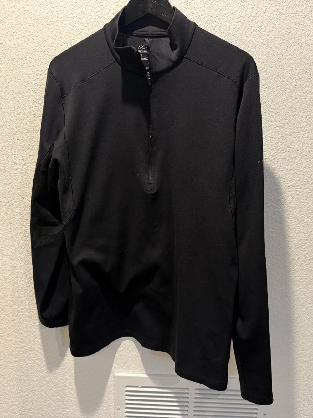 Arc'Teryx Black Performance 1/4 Zip - Large